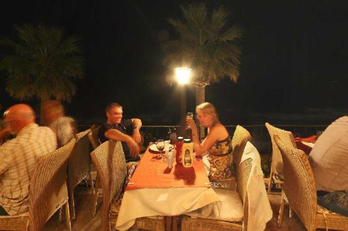 Rosy Hotel Kusadasi Luaran gambar
